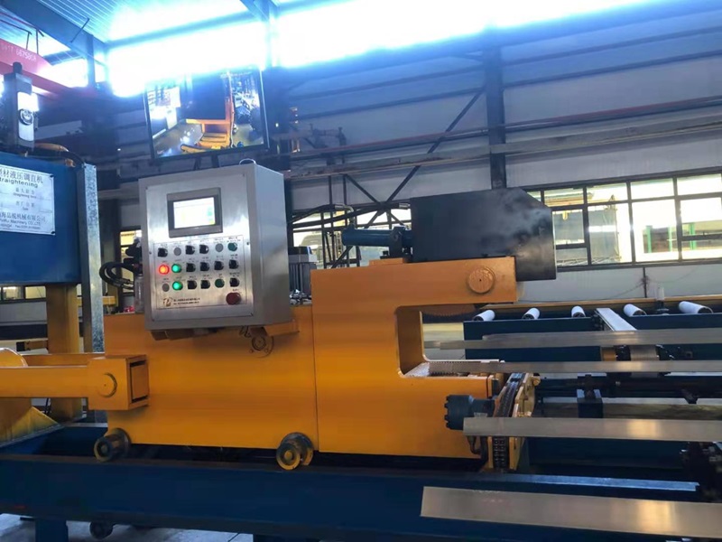 单人调直前钳口